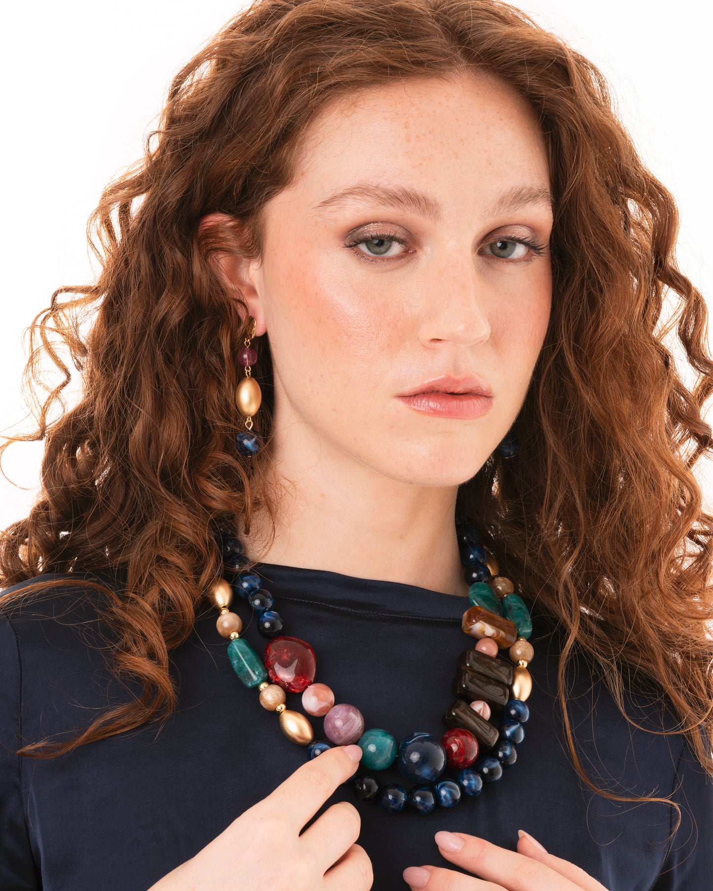 Collana a due fili con pietre in acrilico blu  e viola