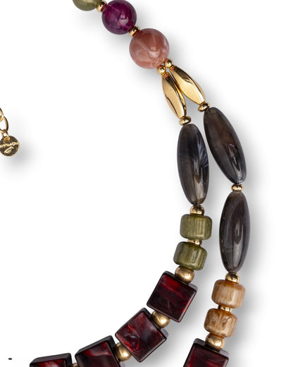Collana due fili con pietre in acrilico e resina tono rosso e verde