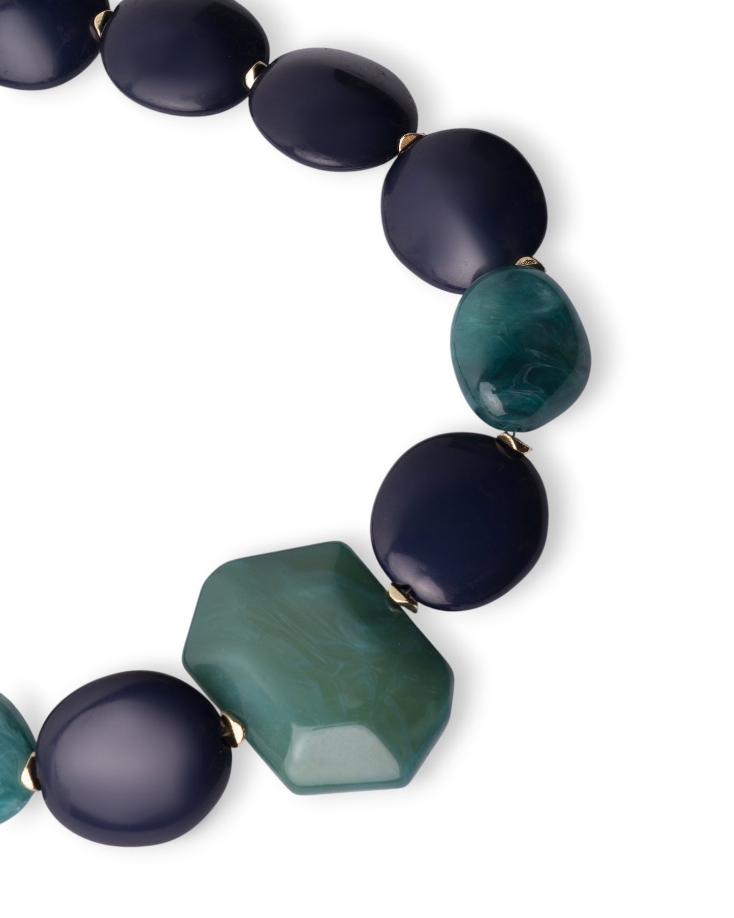 Collana girocollo con pietre schiacciate in acrilico tono blu