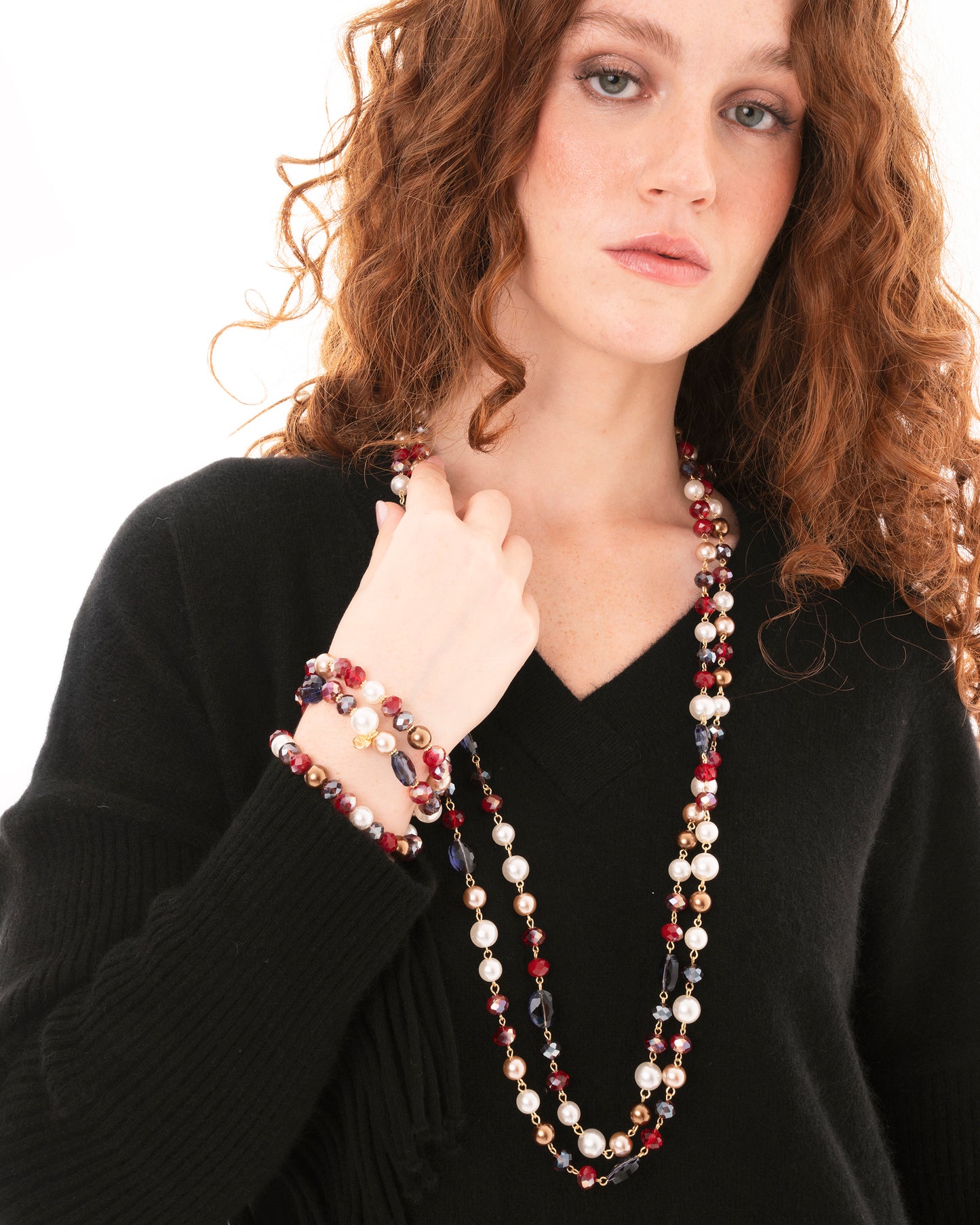 Collana lunga a due fili con pietre in vetro tono rosso ed indaco