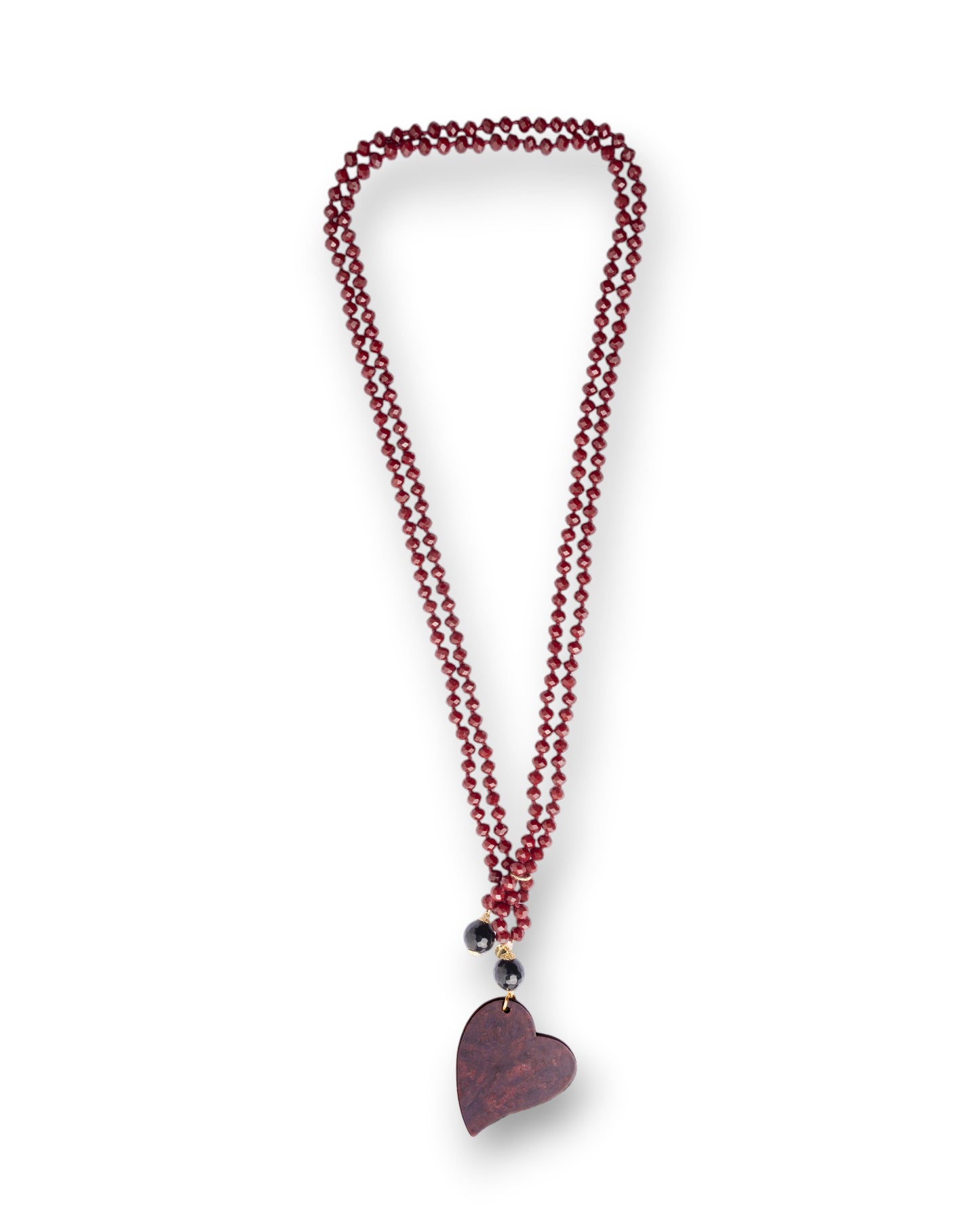 Collana lunga a due fili con pietre in vetro bordeaux e pendente a cuore