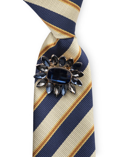 Cravatta elastica rigata blu e beige con spilla in vetro a fiore blu
