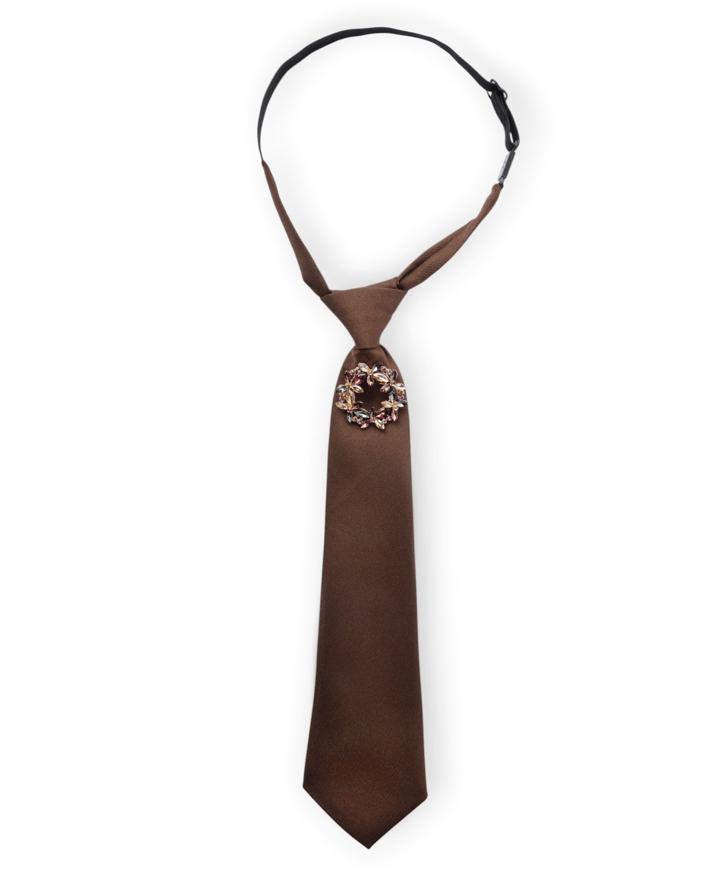 Cravatta marrone elastica con spilla in vetro multicolore