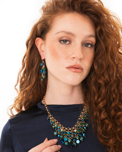 Collana girocollo a catena con cascata di pietre in vetro tono blu