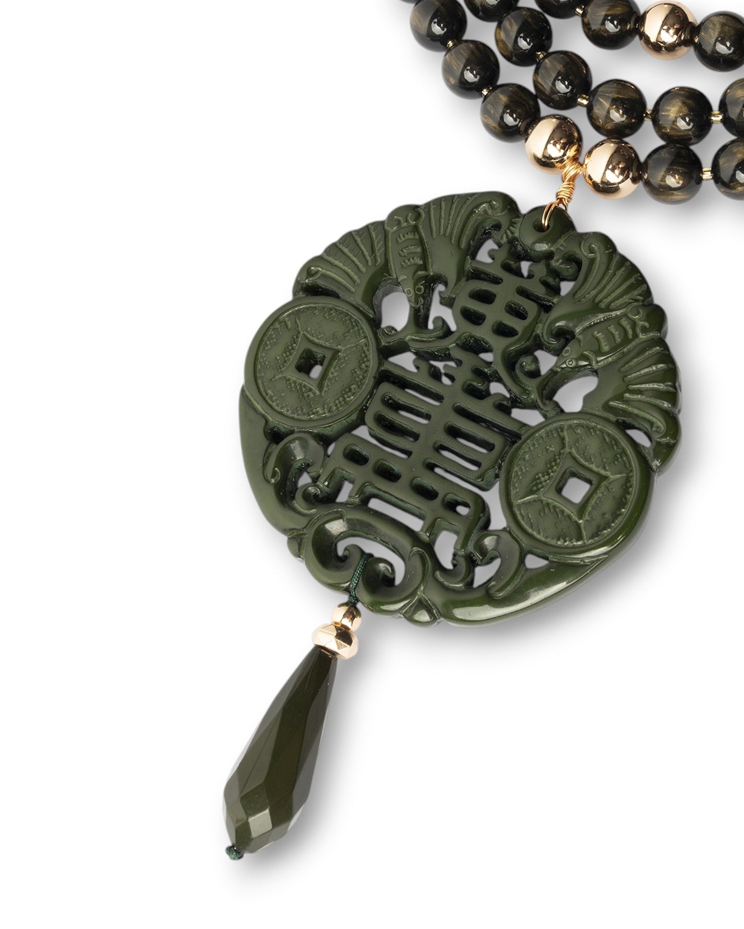 Collana girocollo a tre fili con sfere in acrilico e pendente mandala verde oliva