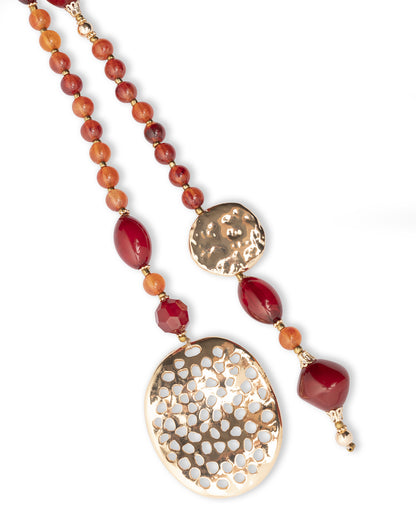 Collana lunga con pietre in acrilico tono arancio e chiusura a nodo
