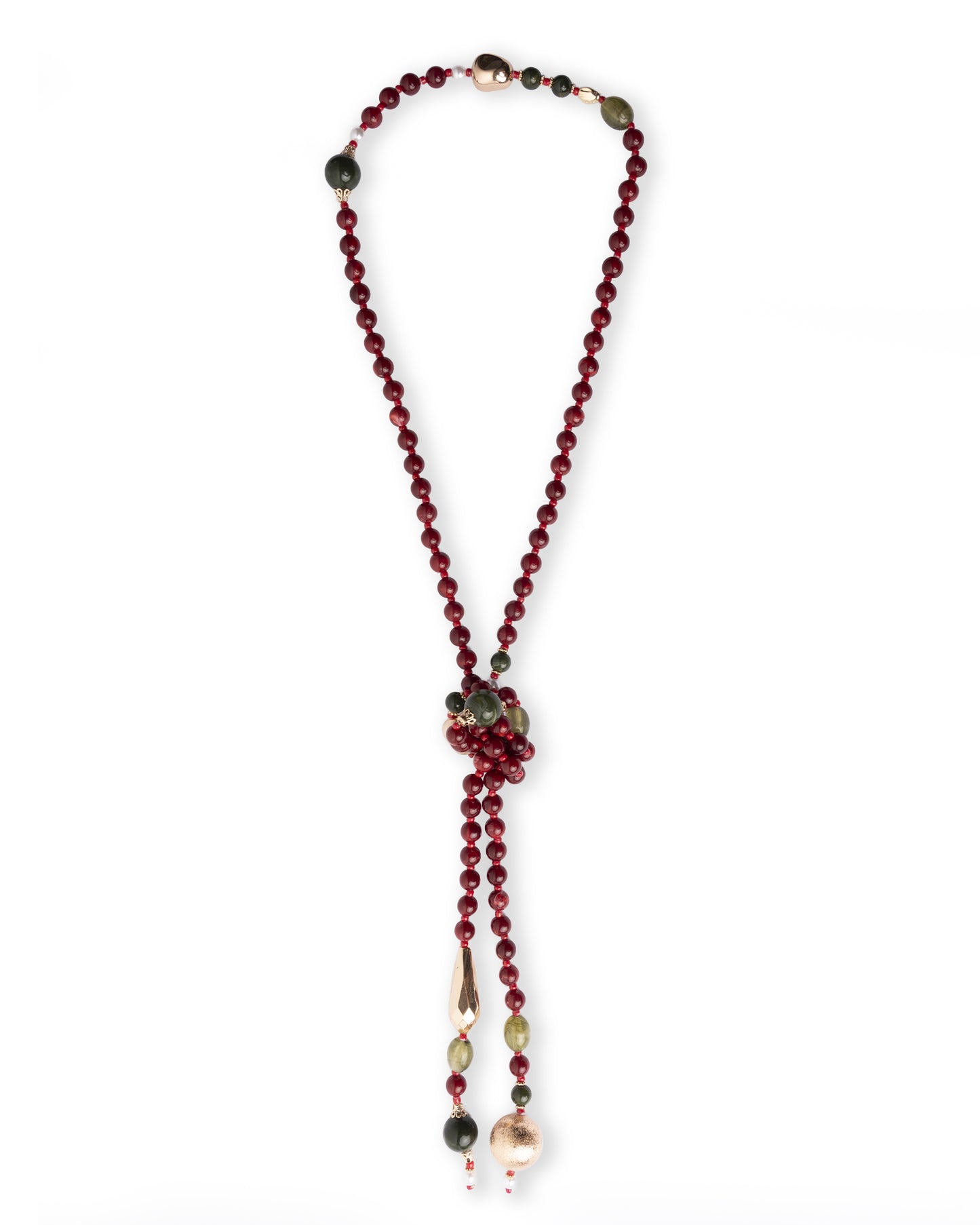 Collana lunga con pietre in acrilico tono rosso e chiusura a nodo