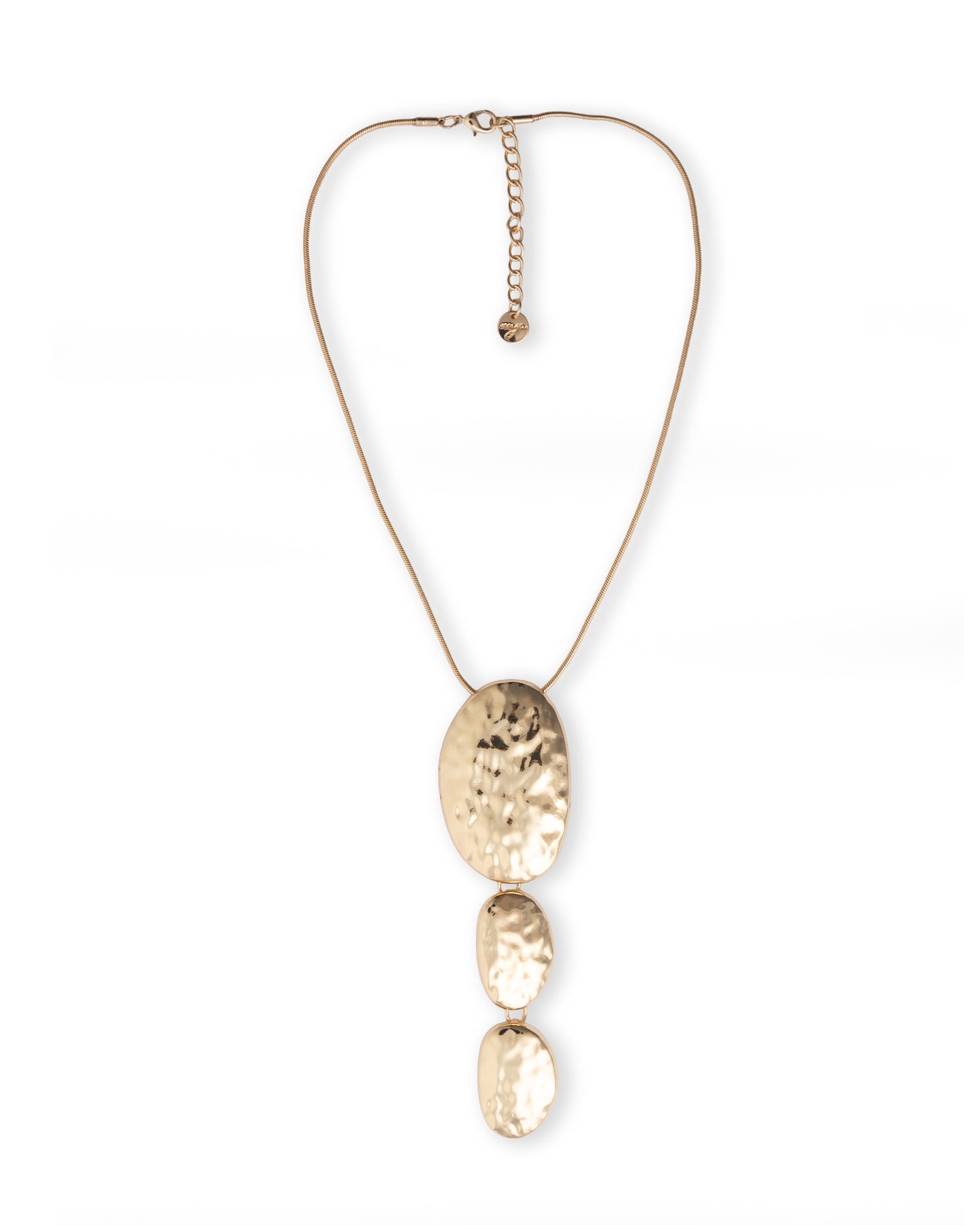 Collana girocollo con filo snake e pendente in metallo