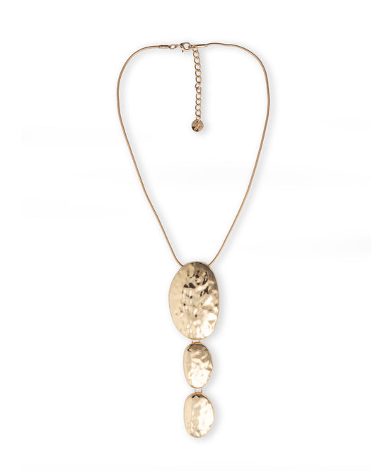 Collana girocollo con filo snake e pendente in metallo