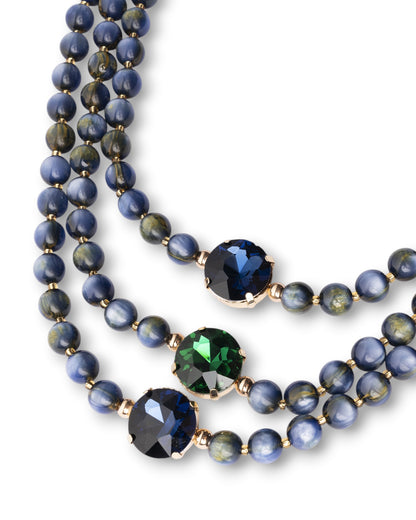 Collana a tre fili con sfere in acrilico e pietre in vetro tono blu e verde