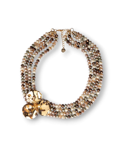 Collana multi filo con pietre in vetro beige e fiore in metallo