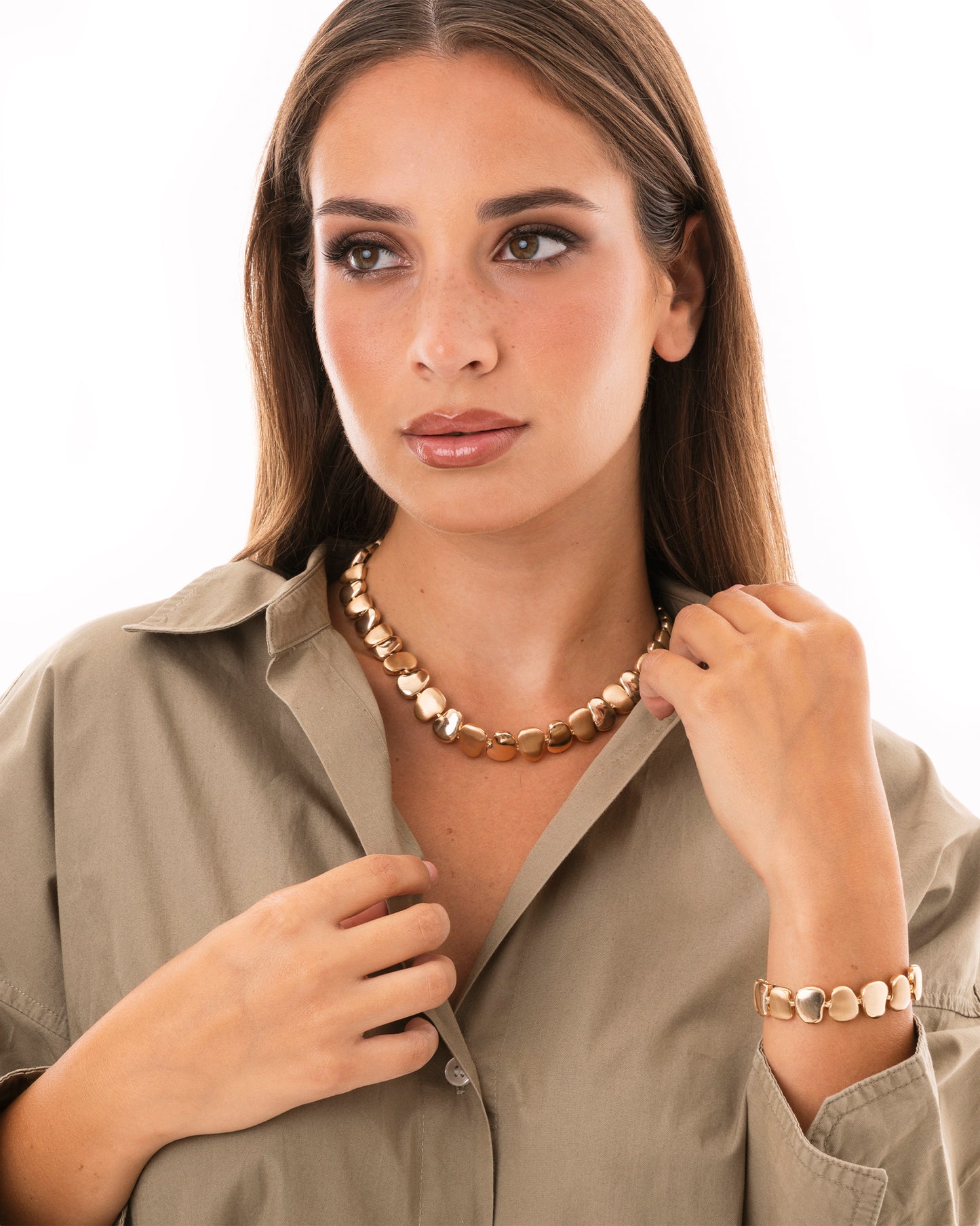 Collana girocollo dal design astratto in metallo