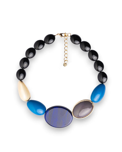 Collana girocollo con pietre in resina nere ed inserti in acrilico tono blu e grigio