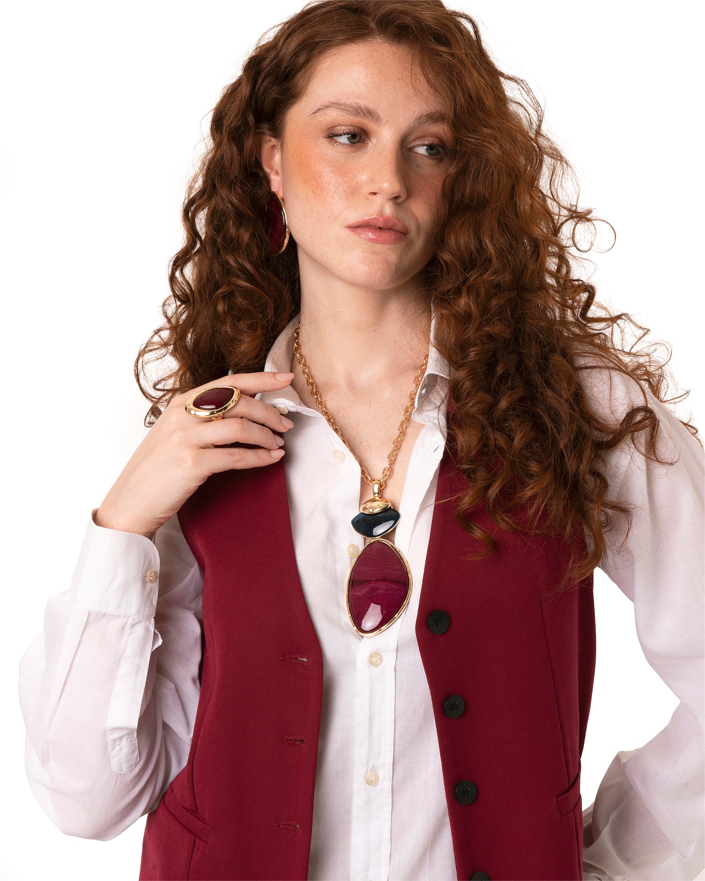 Collana girocollo a catena con pendente in acrilico blu e prugna