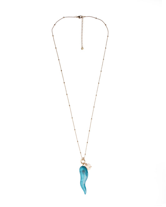 Collana lunga con catena sottile e pendente corno schiacciato in acrilico turchese