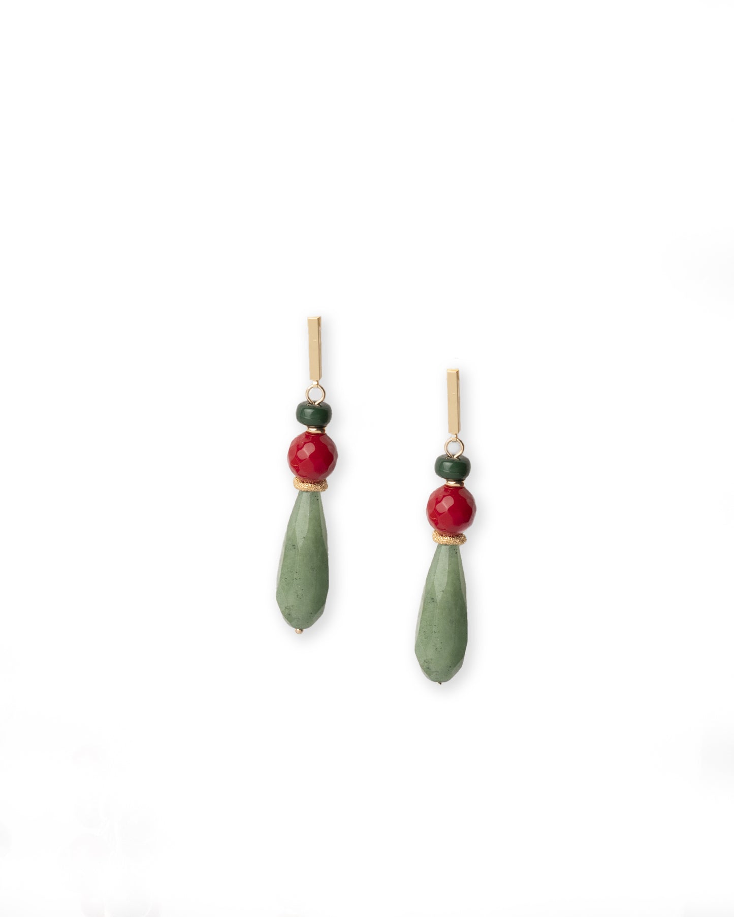 Orecchini pendenti a goccia con pietre dure tono verde e rosso