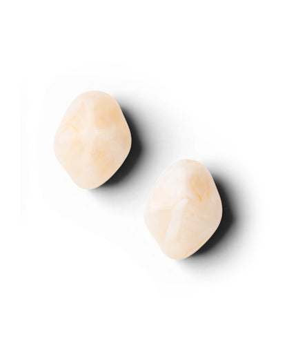 Orecchini a clip con pietra in resina nei toni del beige