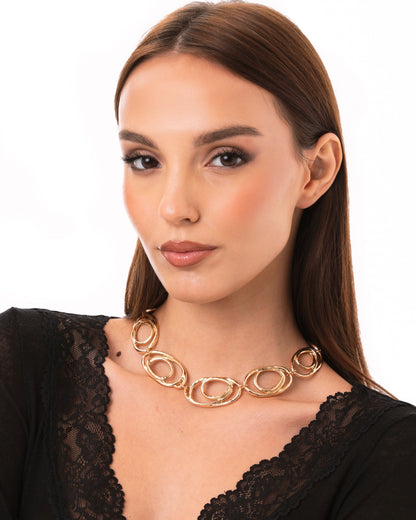 Collana girocollo in metallo lucido con maglia cerchi ovali sovrapposti