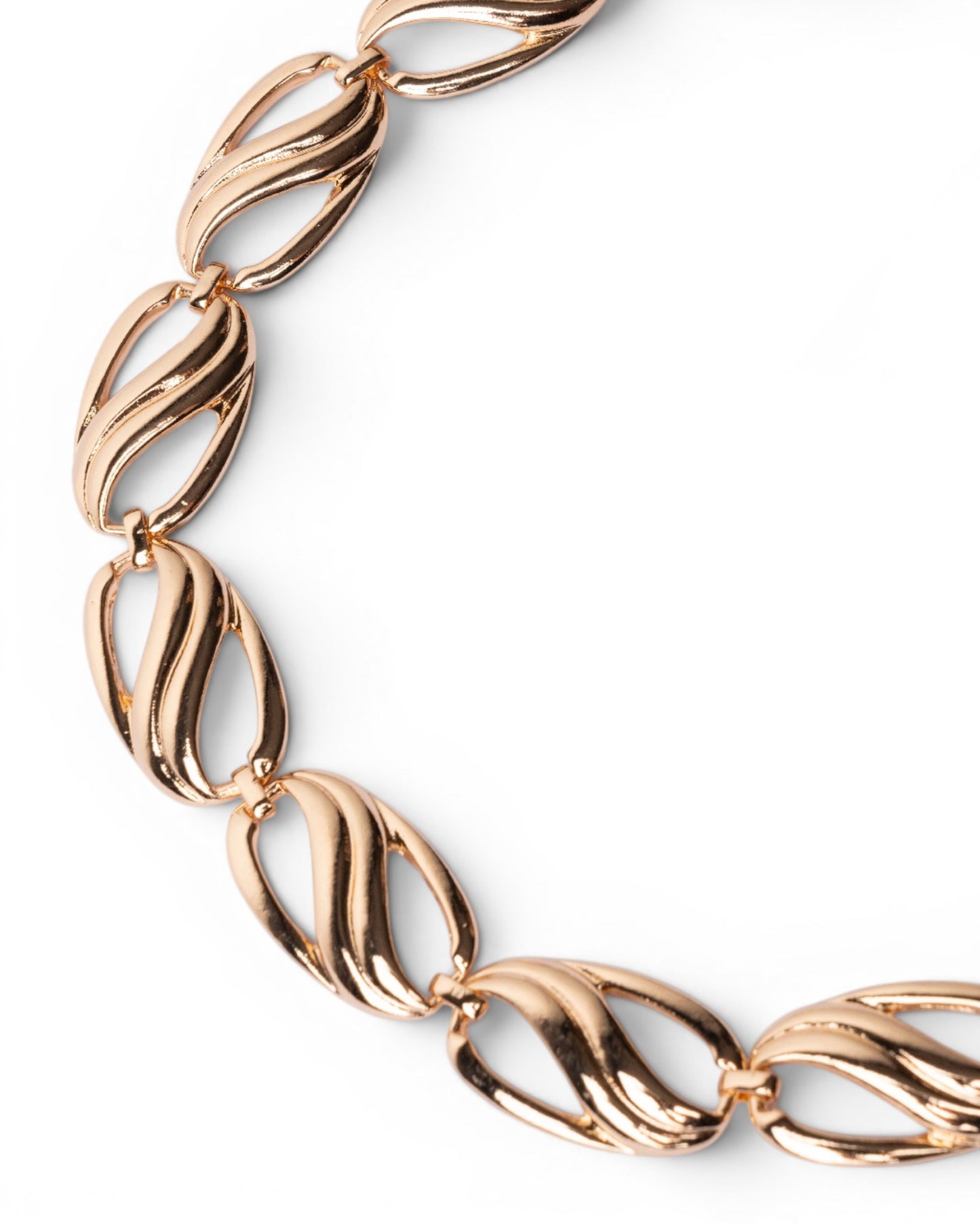 Collana girocollo in metallo lucido con maglia ovale effetto onda
