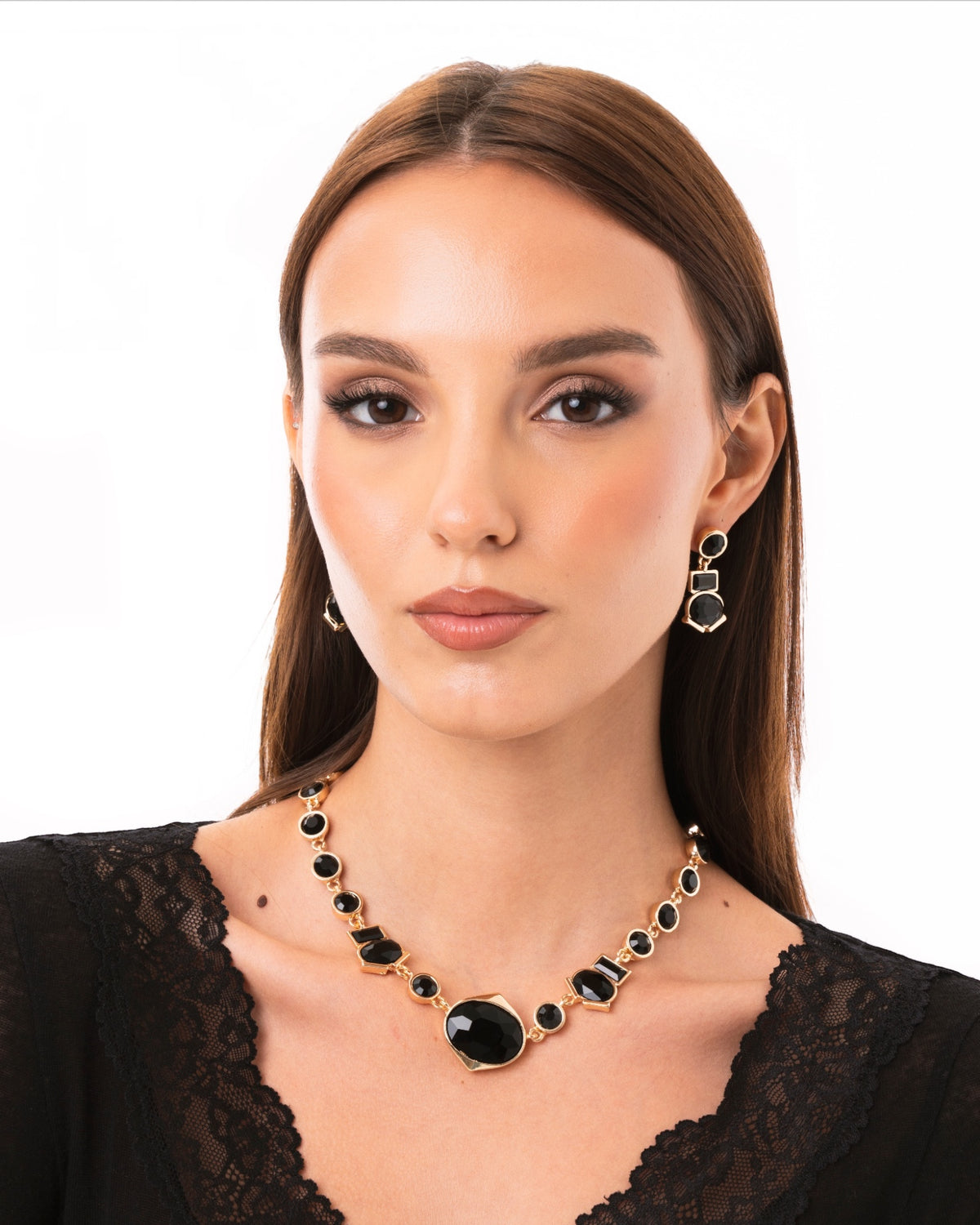 Collana girocollo in metallo con pietre in vetro nere