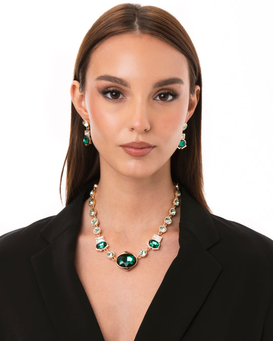 Collana girocollo in metallo con pietre in vetro verde