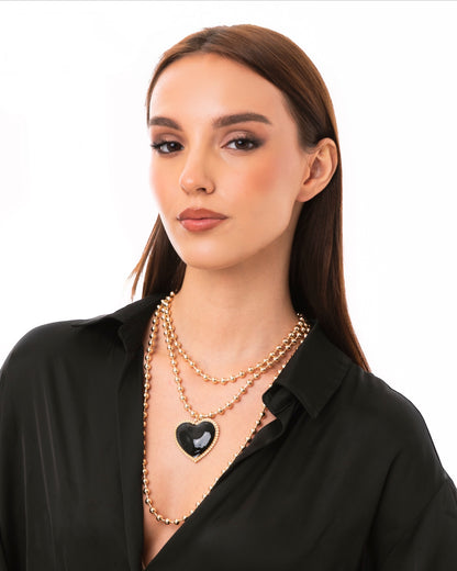 Collana girocollo multi fili con pendente a cuore in vetro nero