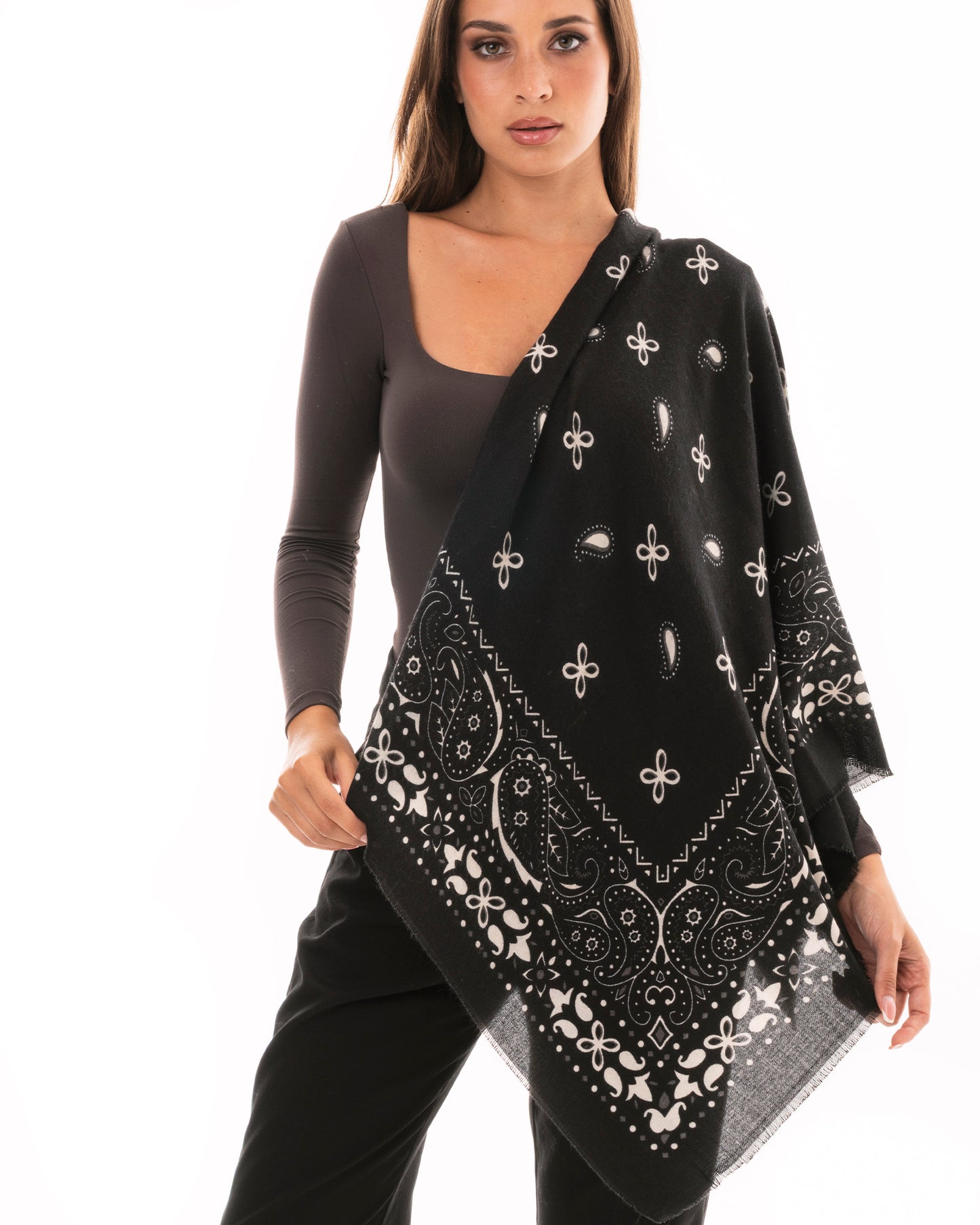 Sciarpa dalla texture bandana chic nera e bianca