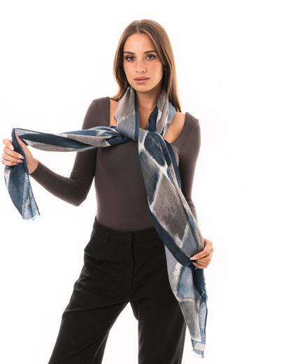 Sciarpa in cotone con stampa a quadri tono blu
