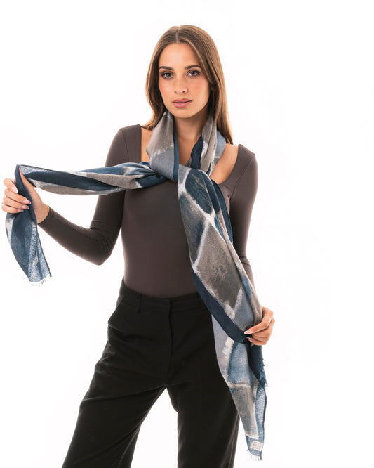 Sciarpa in cotone con stampa a quadri tono blu