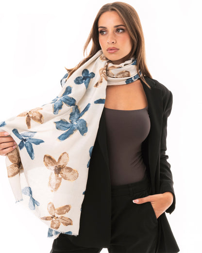 Sciarpa in cotone bianca con stampa a fiori celeste e beige