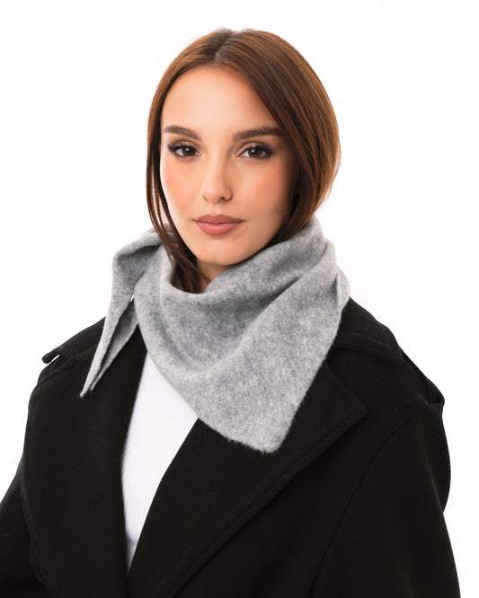 Foulard triangolare a tinta unita grigio chiaro
