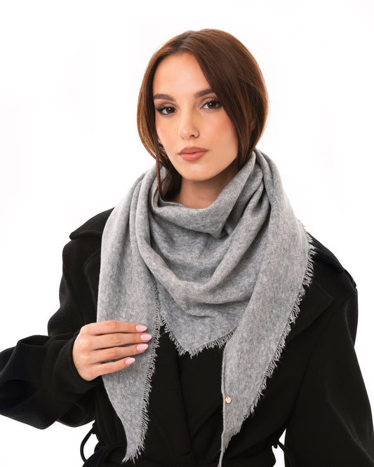 Foulard/kefia a tinta unita grigio chiaro con frange