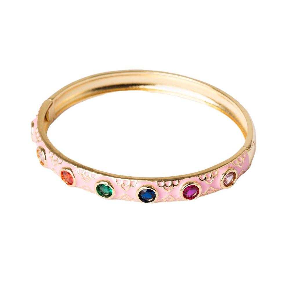 Bracciale in ottone a manetta smaltato rosa con zirconi multicolore - Mya Accessories