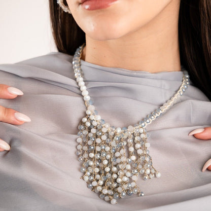 Collana girocollo in filo di cotone tono bianco con frange di microcristalli - Mya Accessories