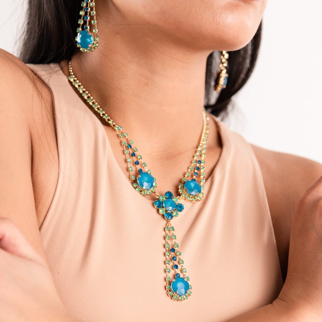 Collana girocollo in metallo con microcristalli in vetro celeste e verde - Mya Accessories