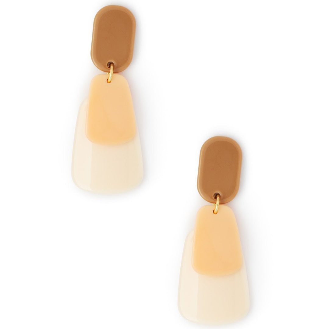 Orecchini pendenti a tre parti in acrilico tono beige - Mya Accessories
