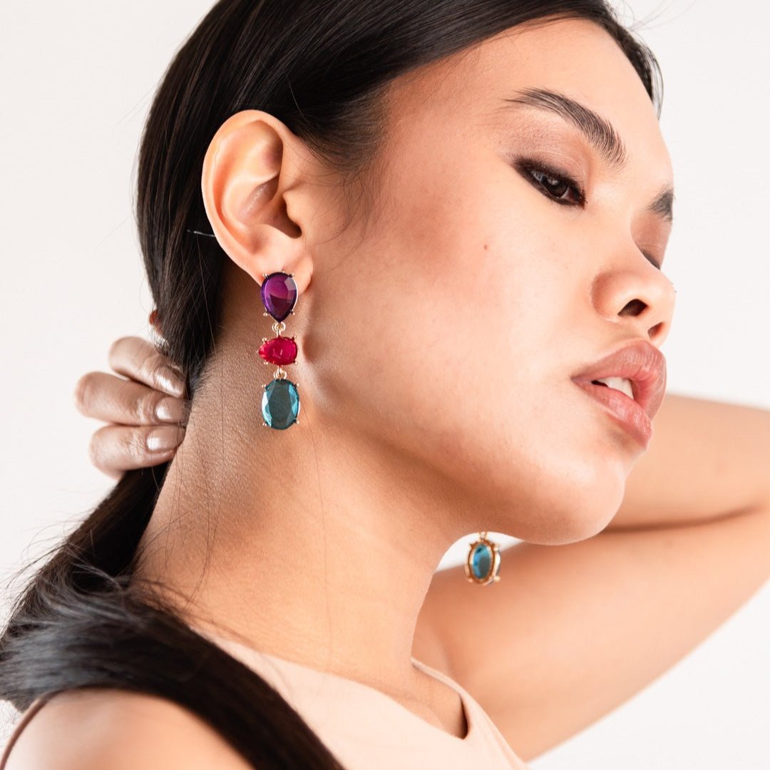 Orecchini in metallo pendenti in resina trasparente tono fucsia - Mya Accessories