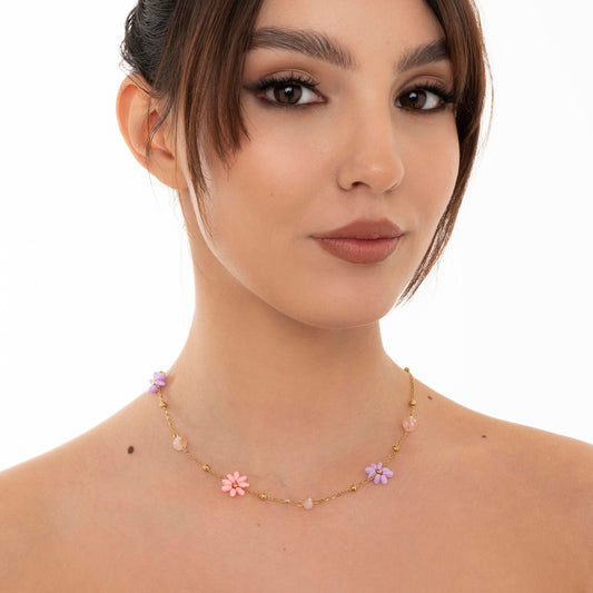 Collana girocollo in acciaio con fiorellini in vetro tono rosa - Mya Accessories