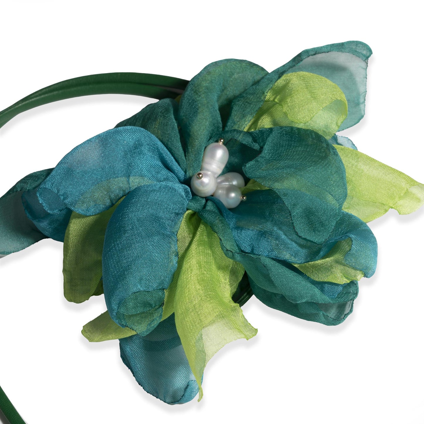Collana con laccio in cuoio e fiore in tessuto verde petrolio e lime - Mya Accessories