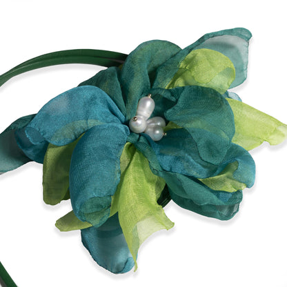 Collana con laccio in cuoio e fiore in tessuto verde petrolio e lime - Mya Accessories