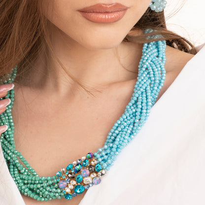 Collana con micro cristalli intrecciati tono azzurro e verde, inserto in vetro - Mya Accessories