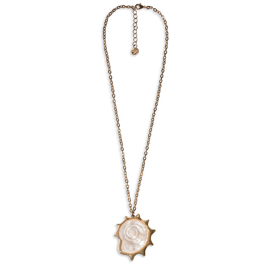 Collana lunga a catena con pendente a conchiglia  in acrilico tono beige