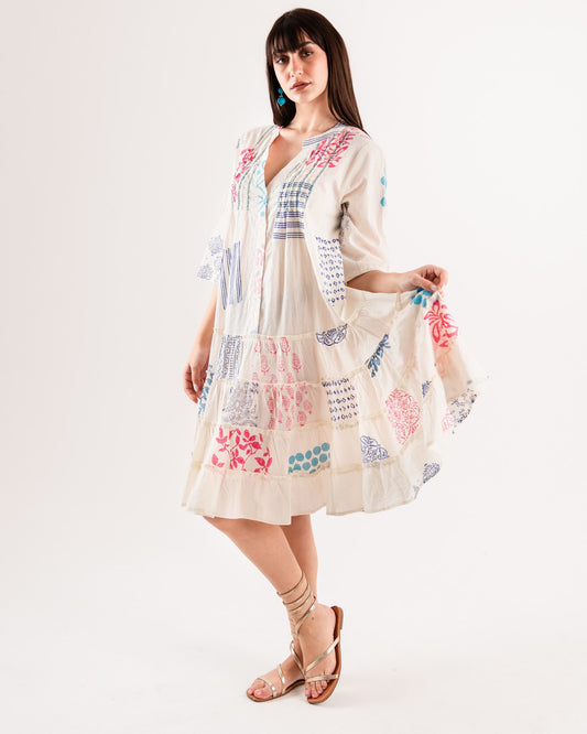 Vestito in cotone bianco corto con stampa multi