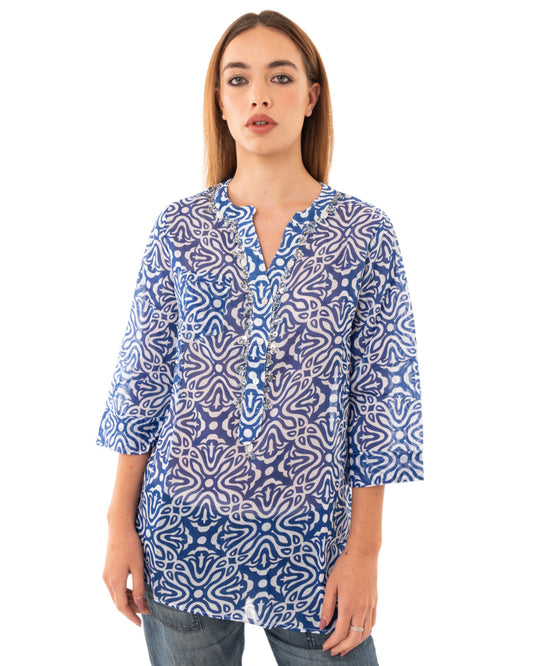 Camicia in cotone con stampa tono blu