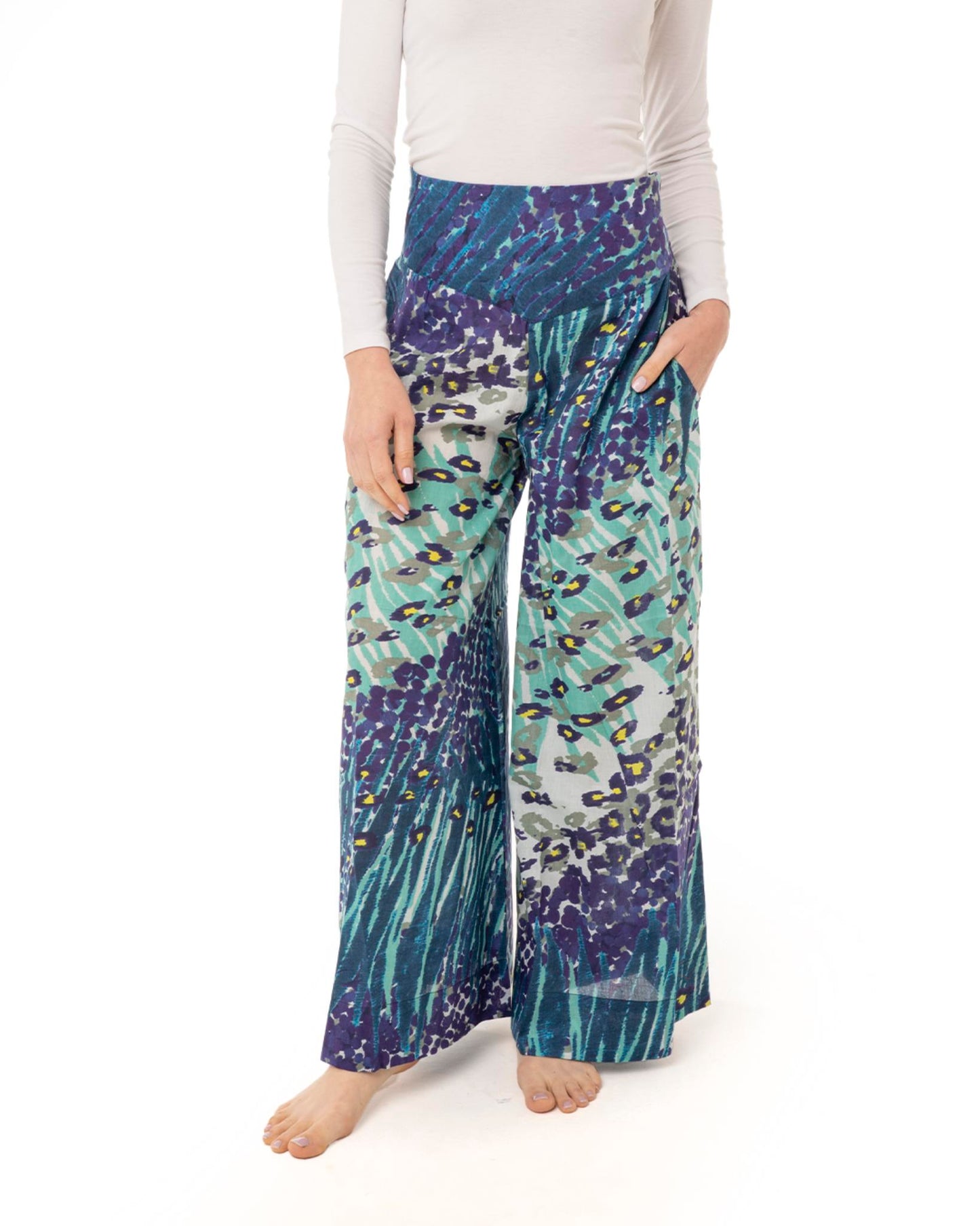Pantalone in cotone con stampa animalier tono blu