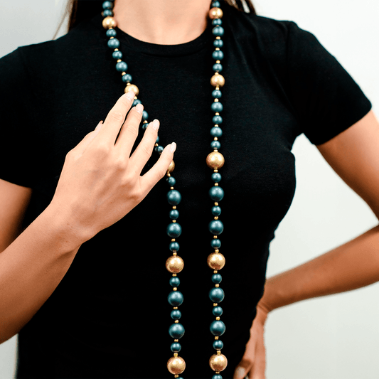 Collana lunga con balls in acrilico di colore blu - Mya Accessories