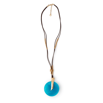 Collana lunga con laccio marrone, pendente circolare in resina ottanio - Mya Accessories