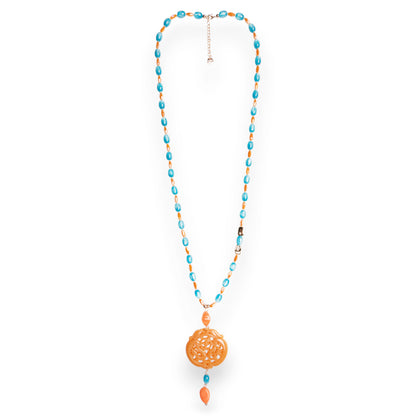 Collana lunga con pietre in acrilico e vetro, pendente mandala arancio