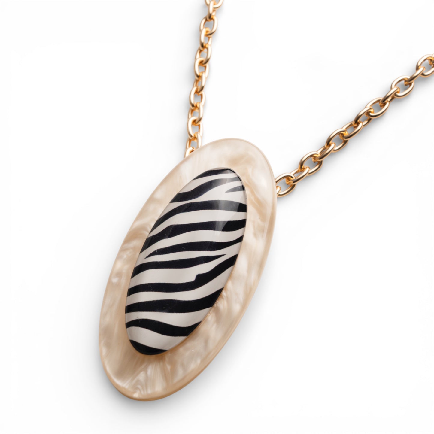 Collana girocollo a catena con pendente ovale in acrilico design zebrato