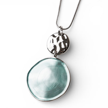 Collana lunga a catena snake con pendente circolare smaltato celeste